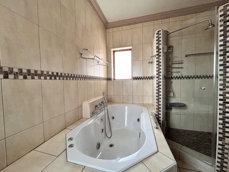 5 Bedroom Property for Sale in Birdwood Estate North West